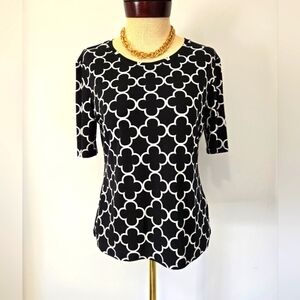 PINK TARTAN Black and White Patterned Short Sleeved Women's Top. Size M